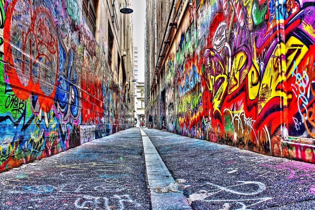 A classic Melbourne laneway with street art